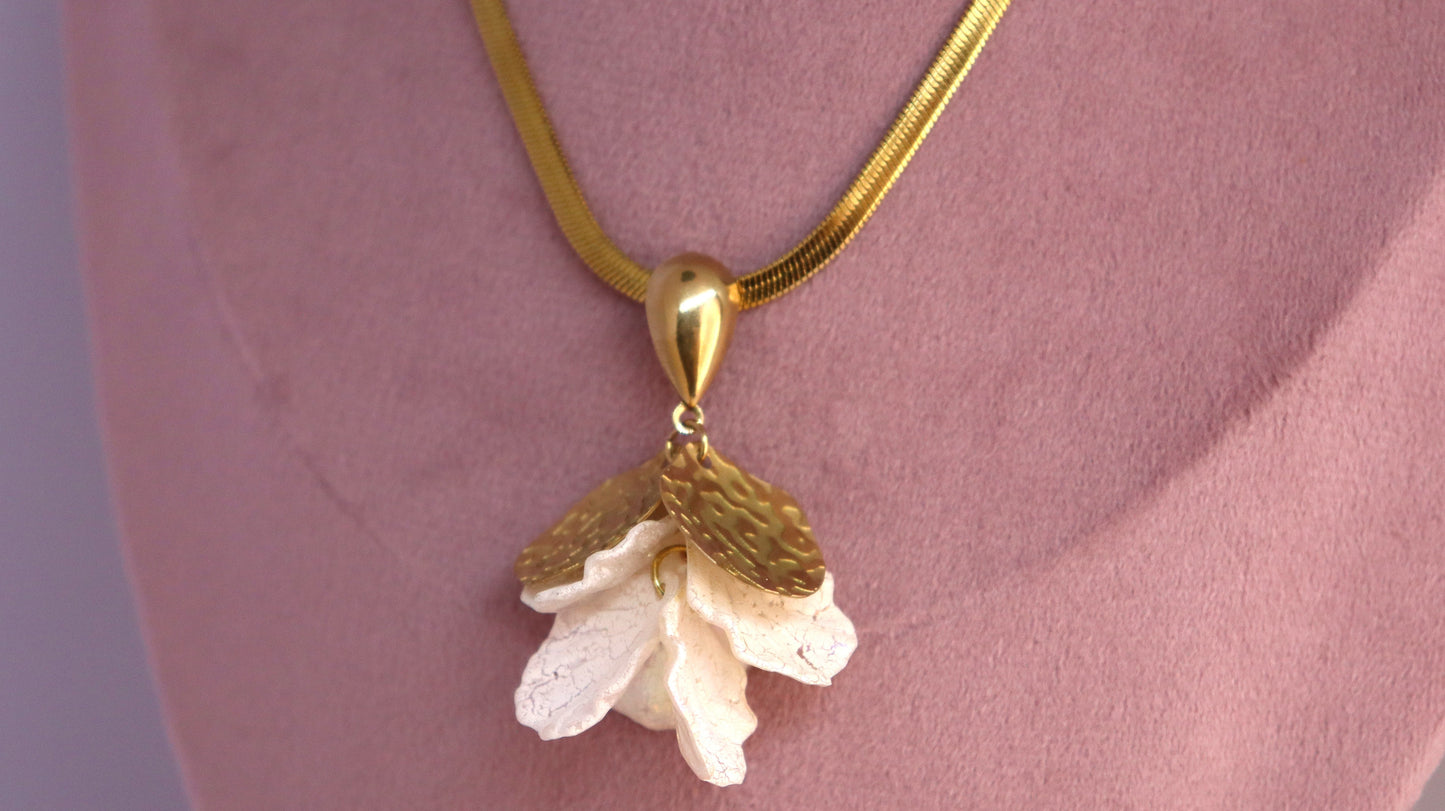 Petal Grace Necklace Set