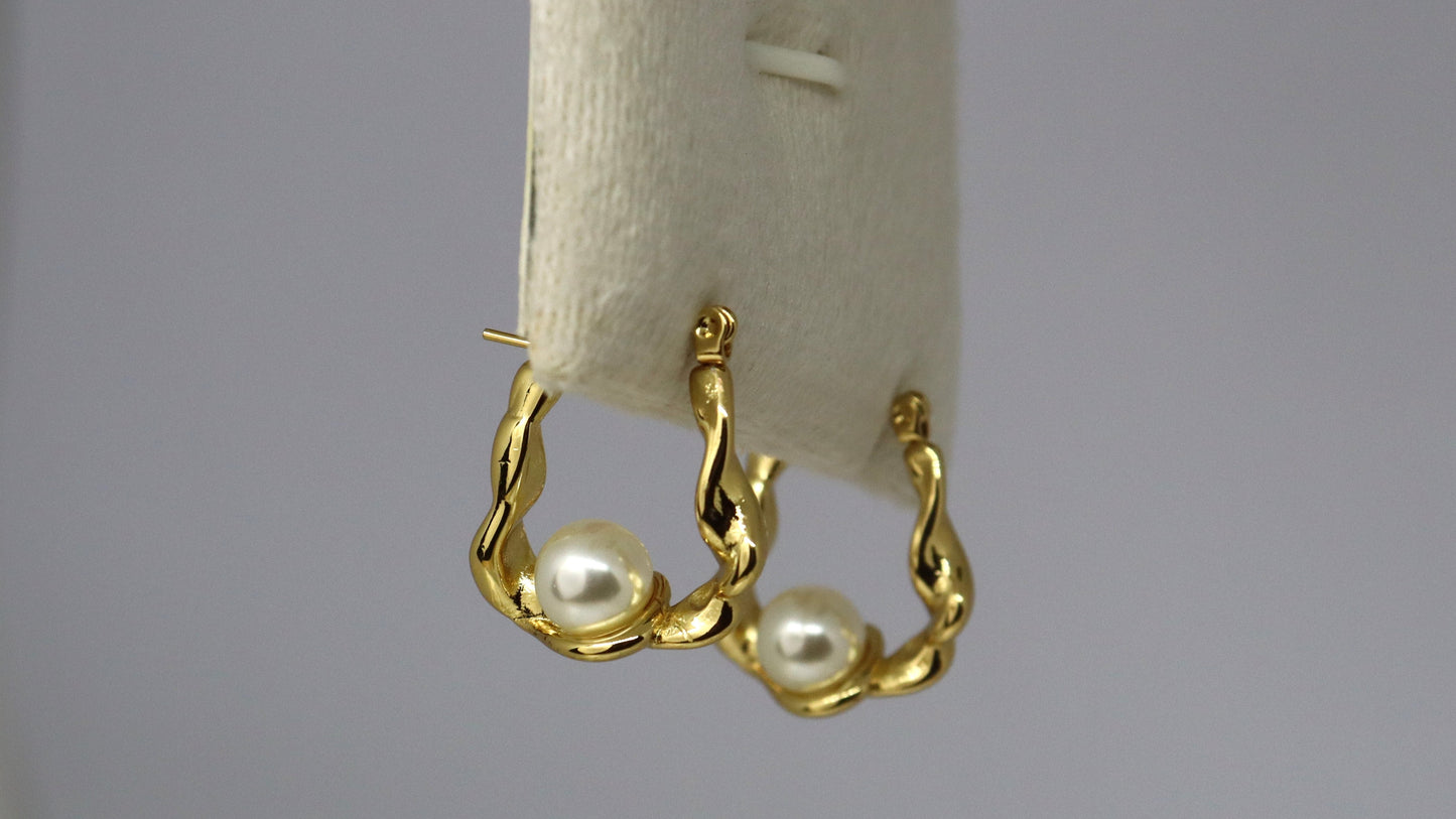Pearl Drop Earring