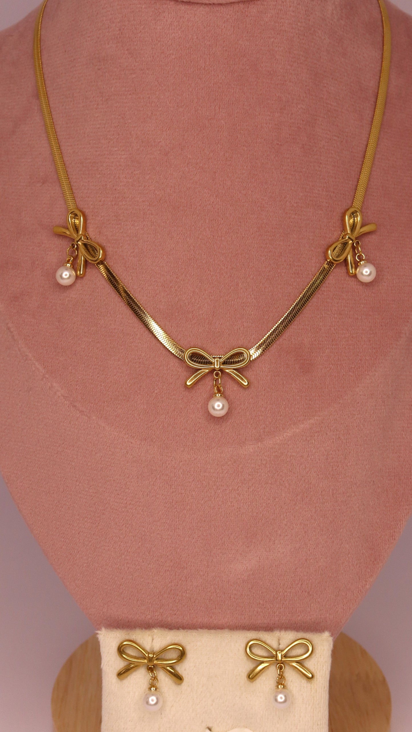 Golden Bow Pearl Necklace Set