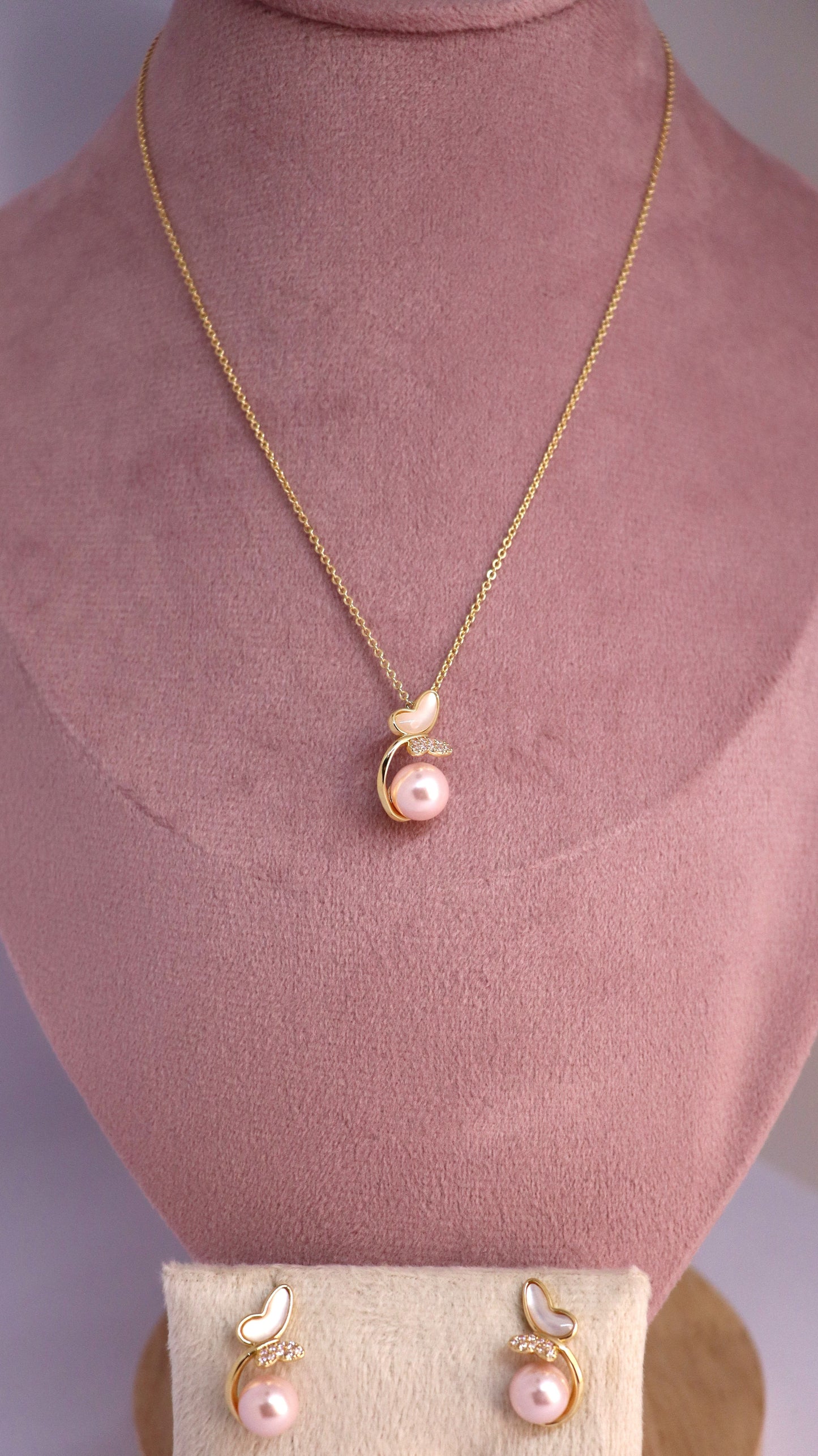 Blush Heart Pearl & Stone Necklace Set