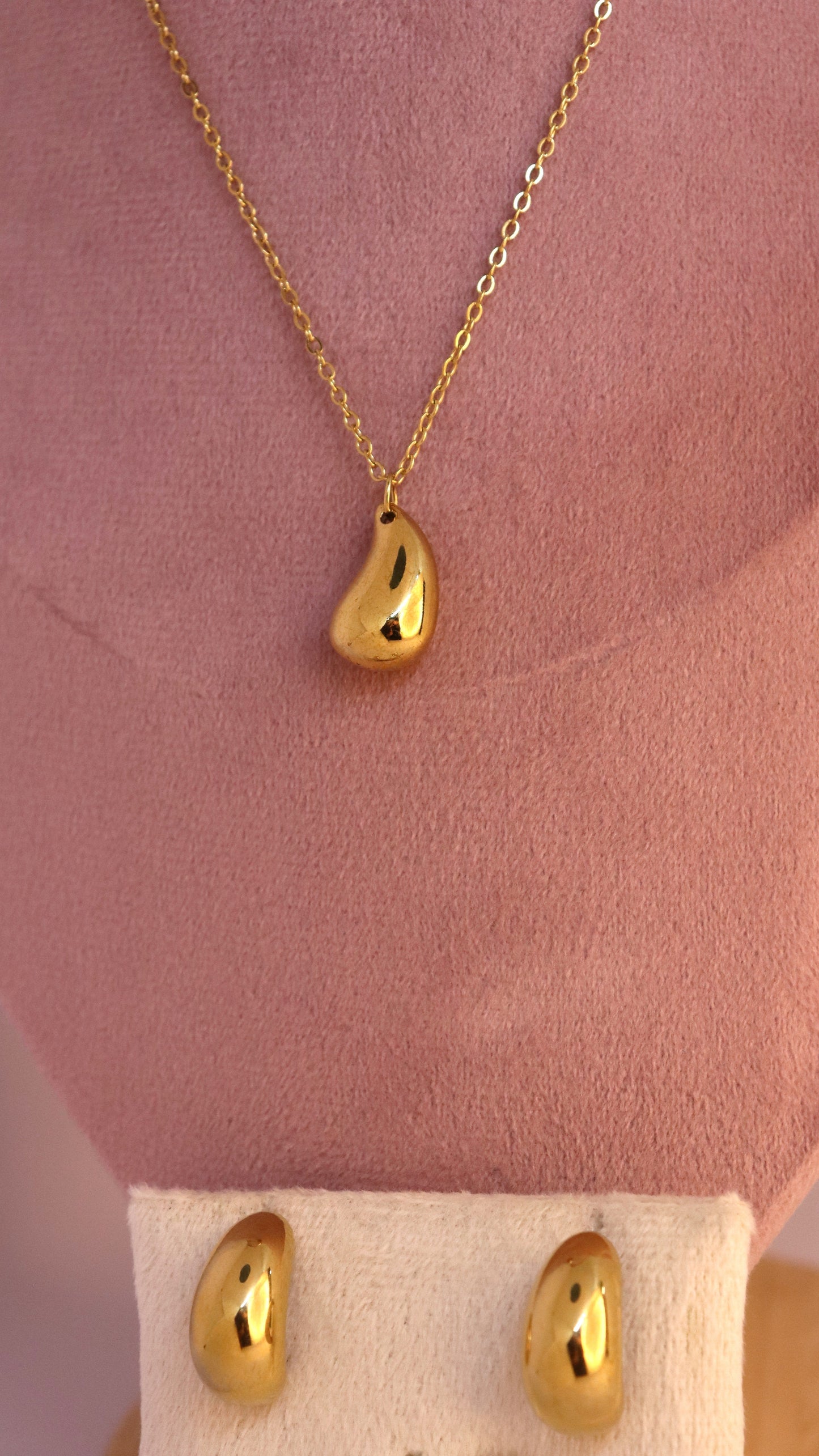 Golden Drop Necklace Set