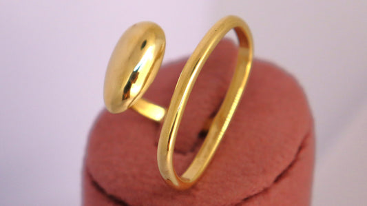Aurelia Loop Ring
