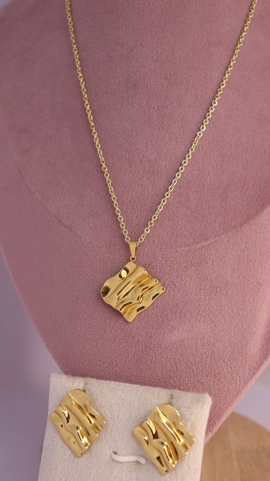 Lustre Flow Necklace Set