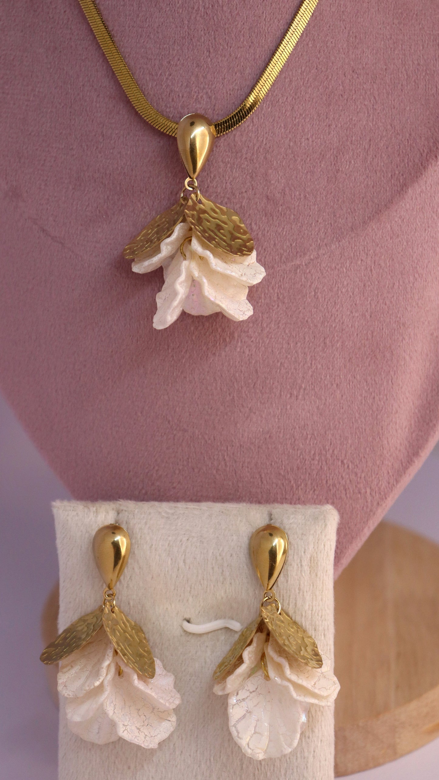 Petal Grace Necklace Set