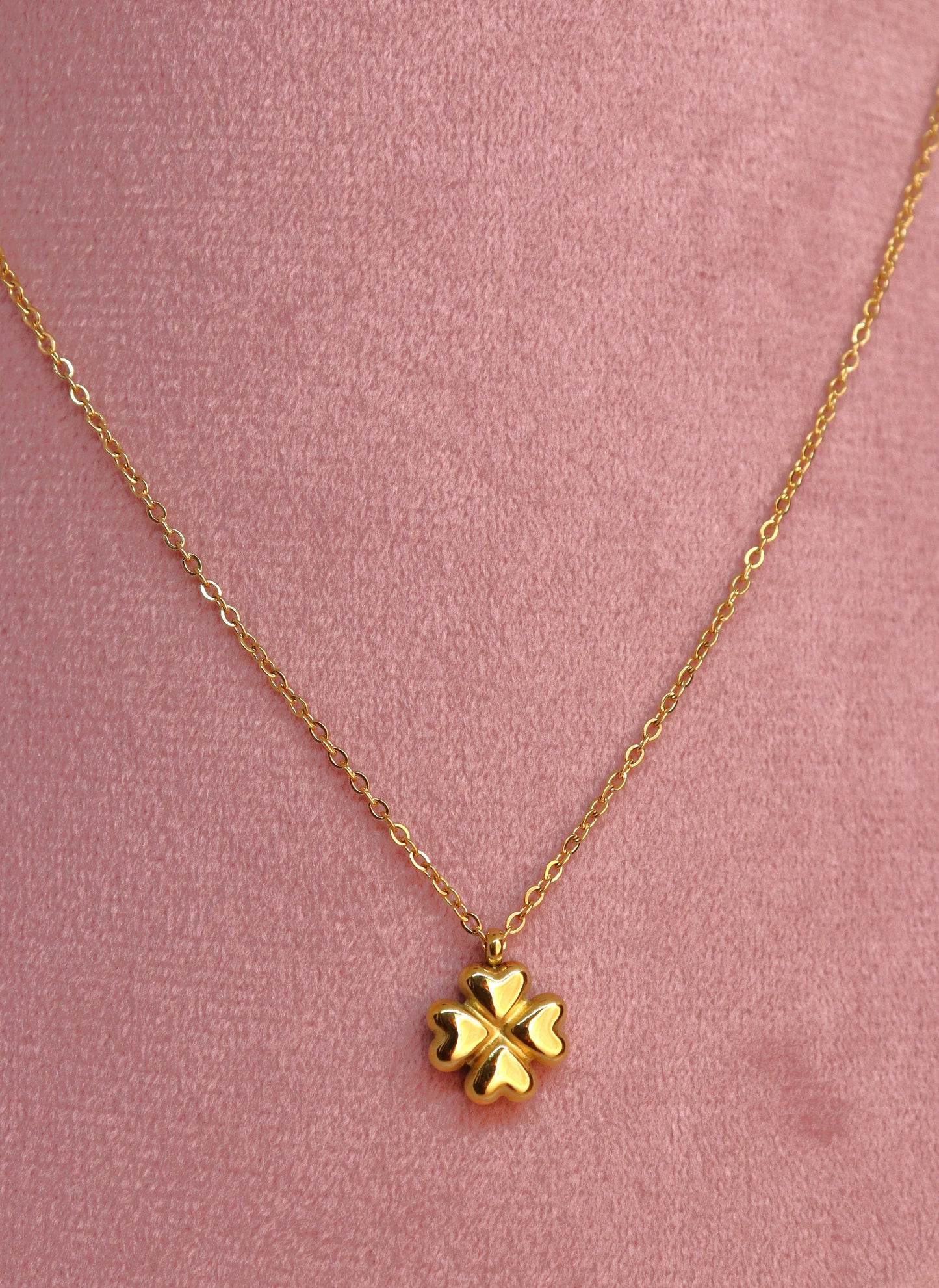 Four-Heart Flower Necklace Set