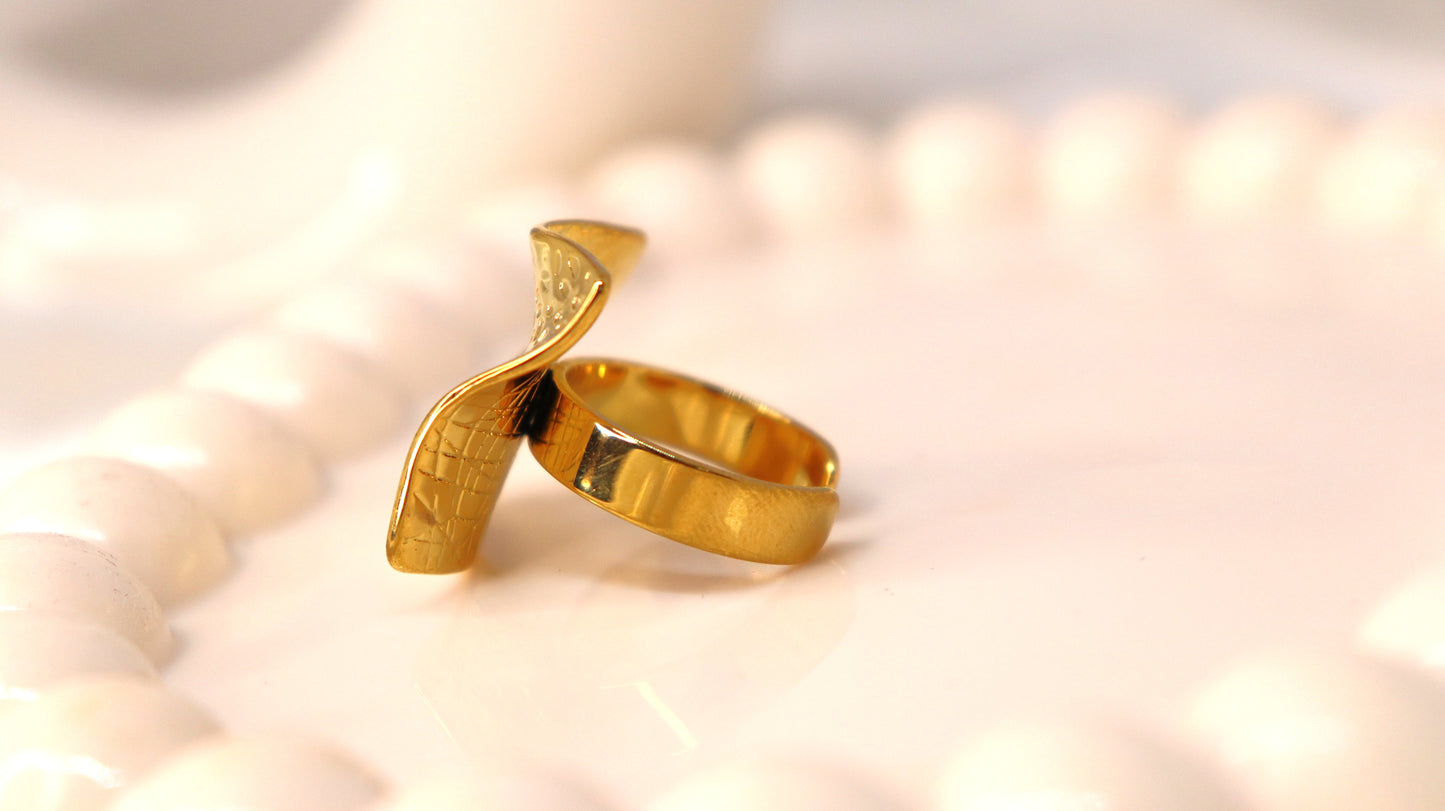 Aurelia Texture Ring