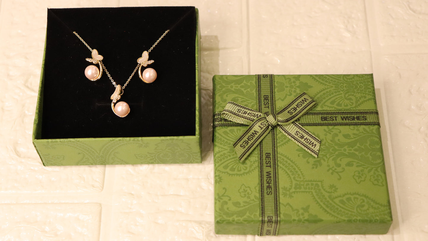 Blush Heart Pearl & Stone Necklace Set (With a Gift Box)