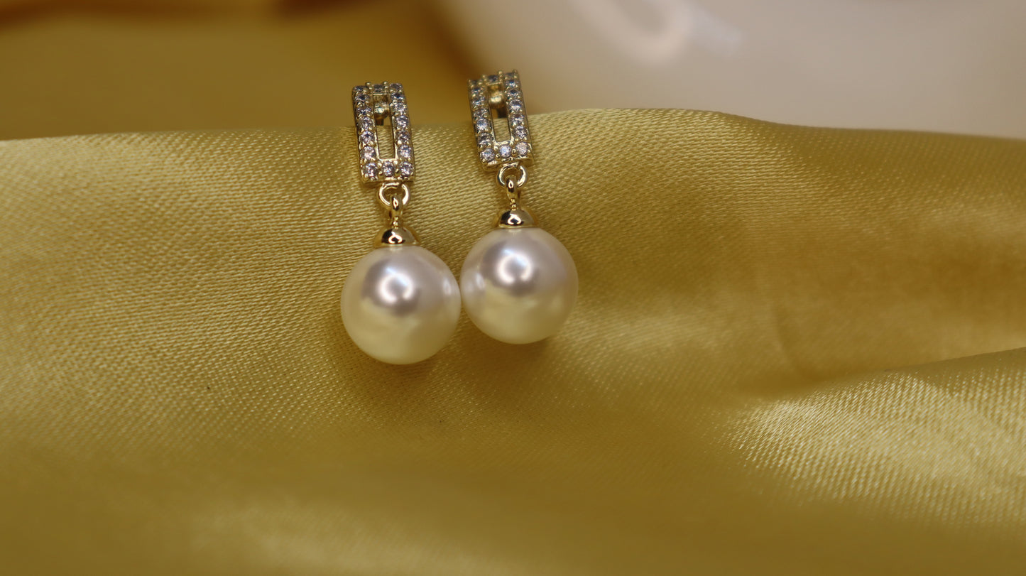Pearl Whisper Earring