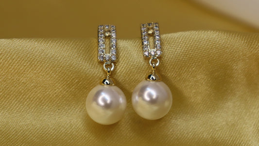 Pearl Whisper Earring