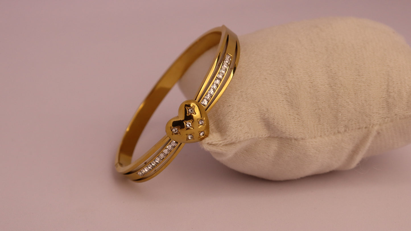 Gleaming Heart Bracelet