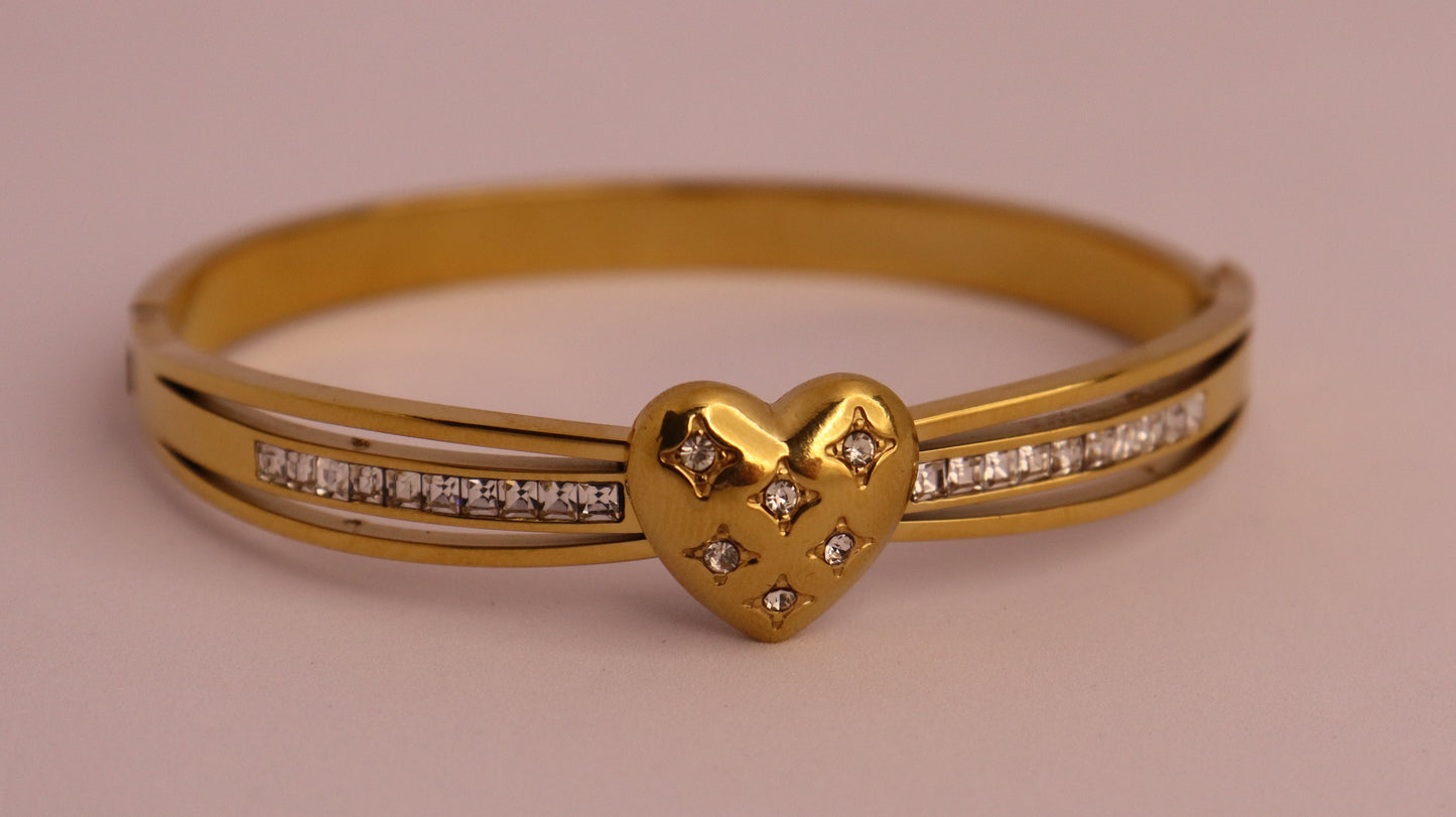 Gleaming Heart Bracelet
