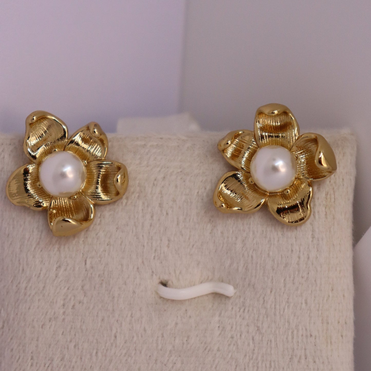 Sunlit Pearl Earring