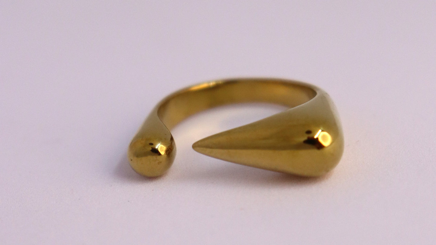 Sleek Gold Ring