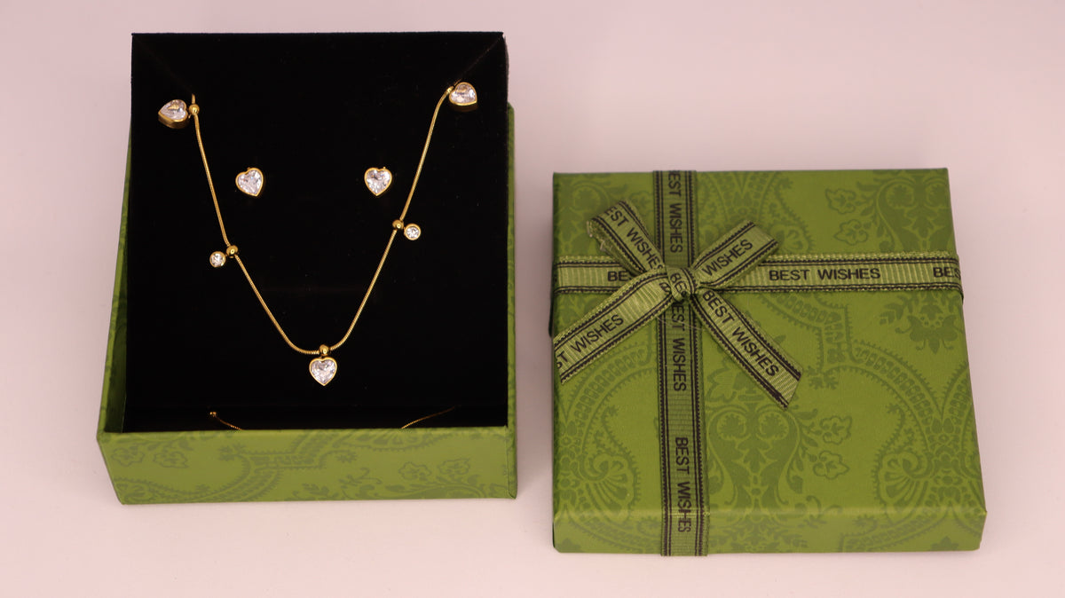 Stella Necklace Set (With a Gift Box)